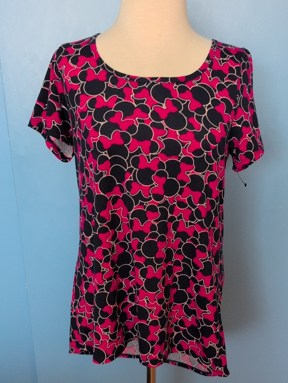 LuLaRoe X Disney Collection Minnie Mouse Silhouette Tee Size S